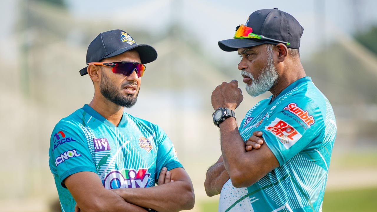 মাঠে হার্ট অ্যাটাক করে মারা গেলেন ঢাকার সহকারী কোচ