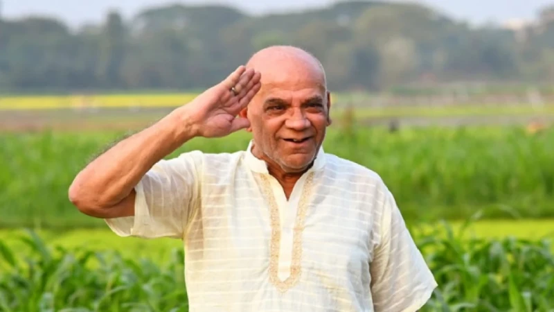 নির্বাচনে প্রার্থী হচ্ছেন আহমেদ শরীফ