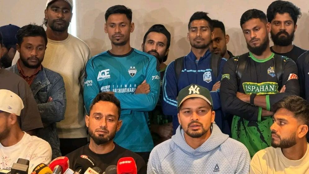 প্রকাশ্যে ক্ষমা চাইলেই শুক্রবার থেকে খেলায় ফিরছেন ক্রিকেটাররা