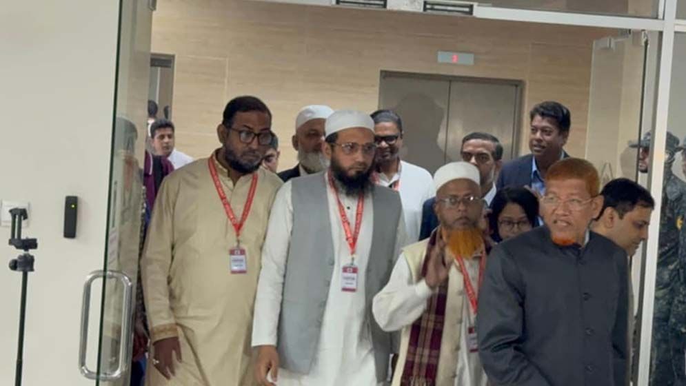 ৩২ আসনে ফল বদল: গেজেট প্রকাশের পরও আইনি লড়াইয়ে ১১ দল