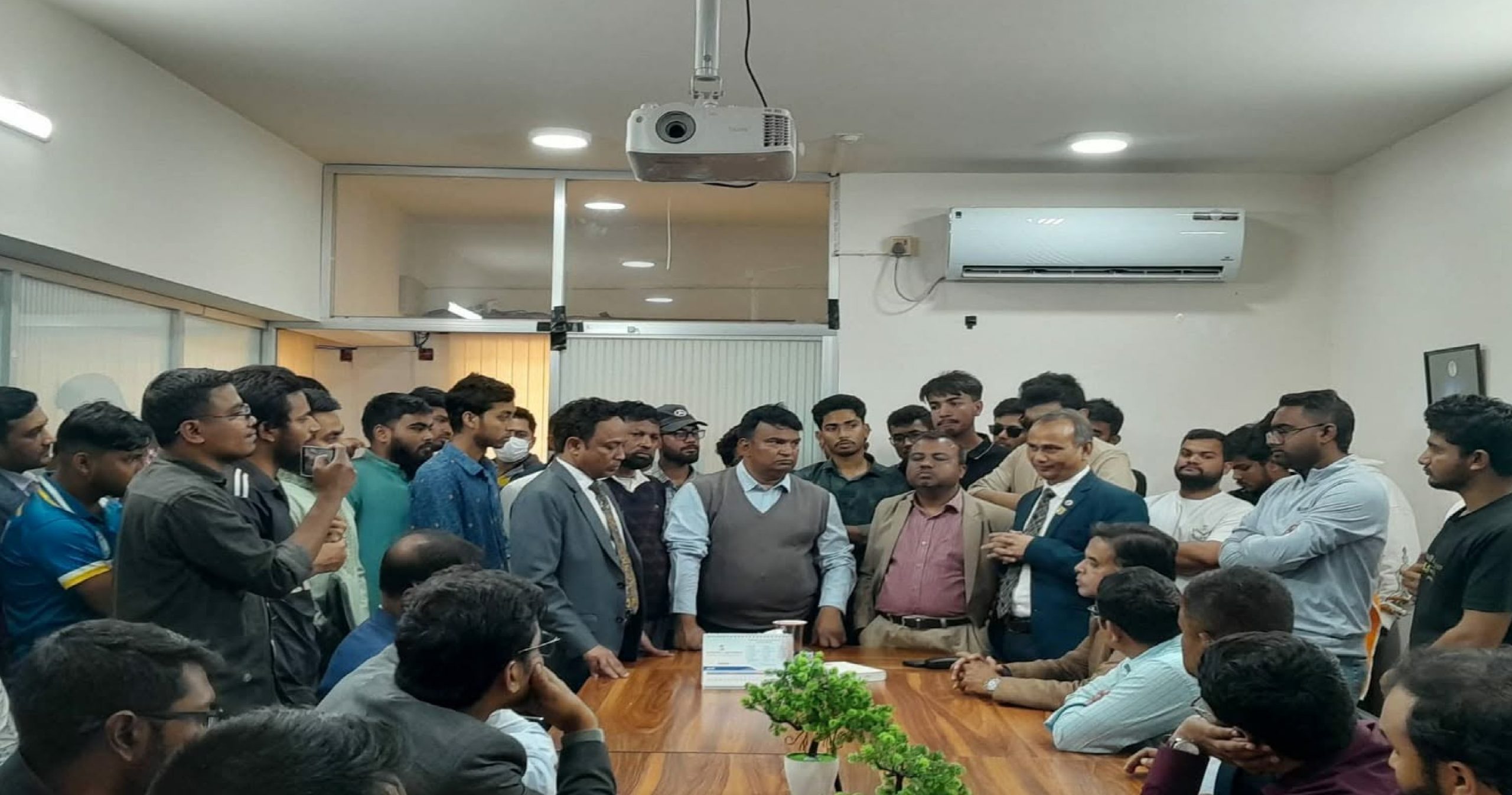 জাবিপ্রবিতে নিয়োগ বাণিজ্যের অভিযোগে ভিসি-প্রোভিসির পদত্যাগ দাবি