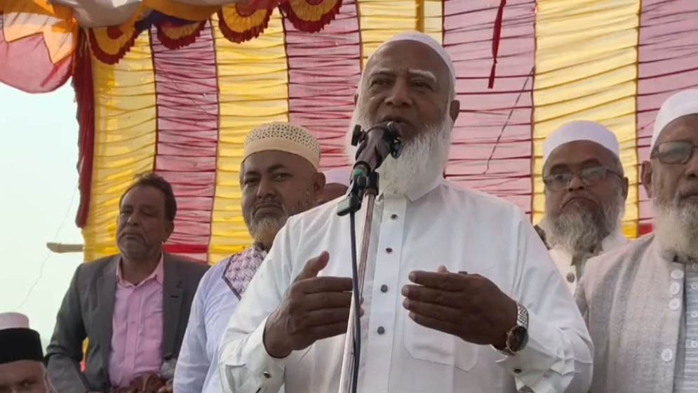 কৃষকের ঘামের গন্ধ আতরের মতো: কিশোরগঞ্জে ডা. শফিকুর