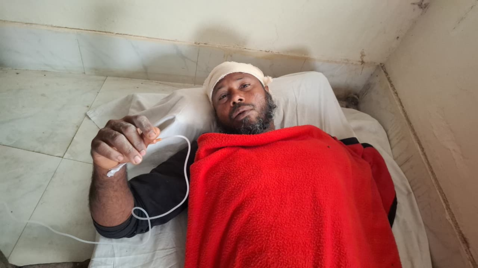 রাজবাড়ীতে জমি-জমা সংক্রান্ত বিরোধে হামলা, নারী-পুরুষসহ আহত ১৭