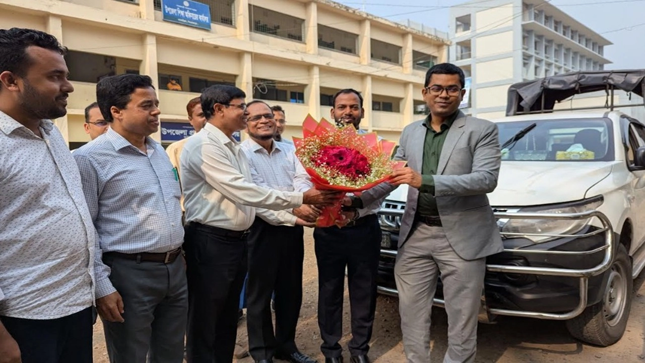 মঠবাড়িয়ায় নতুন এসিল্যান্ড হিসেবে দায়িত্ব নিলেন সুদীপ্ত দেবনাথ