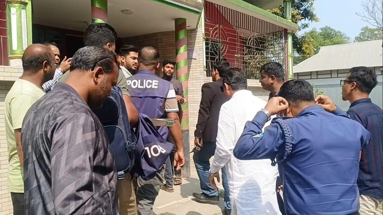 প্রবাসীর বাড়িতে বৃদ্ধাকে শ্বাসরোধে হত্যা, পুত্রবধূকে বাঁধা অবস্থায় উদ্ধার