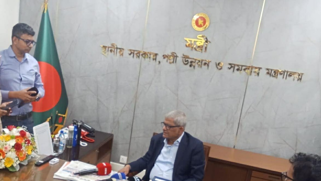 অন্তর্বর্তী সরকারের সাফল্যের কৃতিত্ব দিতে হবে: মির্জা ফখরুল