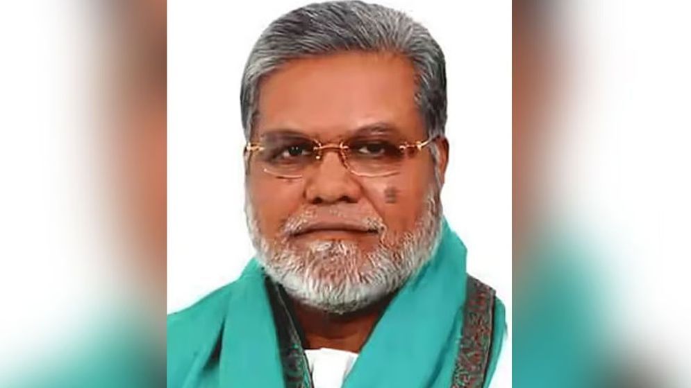 ঘরবাড়ি পোড়ানোর হুমকি: কুমিল্লায় বিএনপি নেতা মঞ্জুরুলের পদ হারালেন