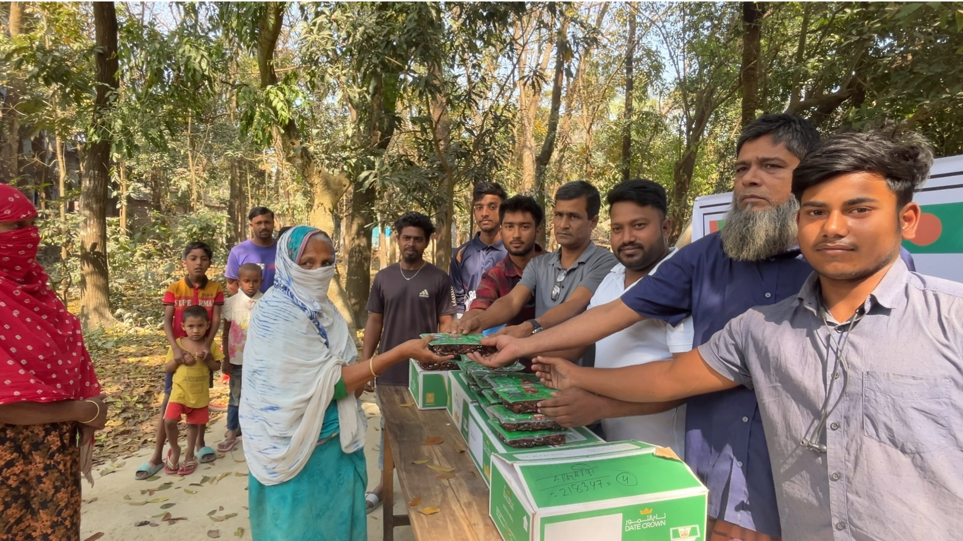 রতনদিয়া মধ্যপাড়া অন্তু শাকিব স্পোর্টিং ক্লাবের উদ্যোগে রমাদান গিফট বিতরণ