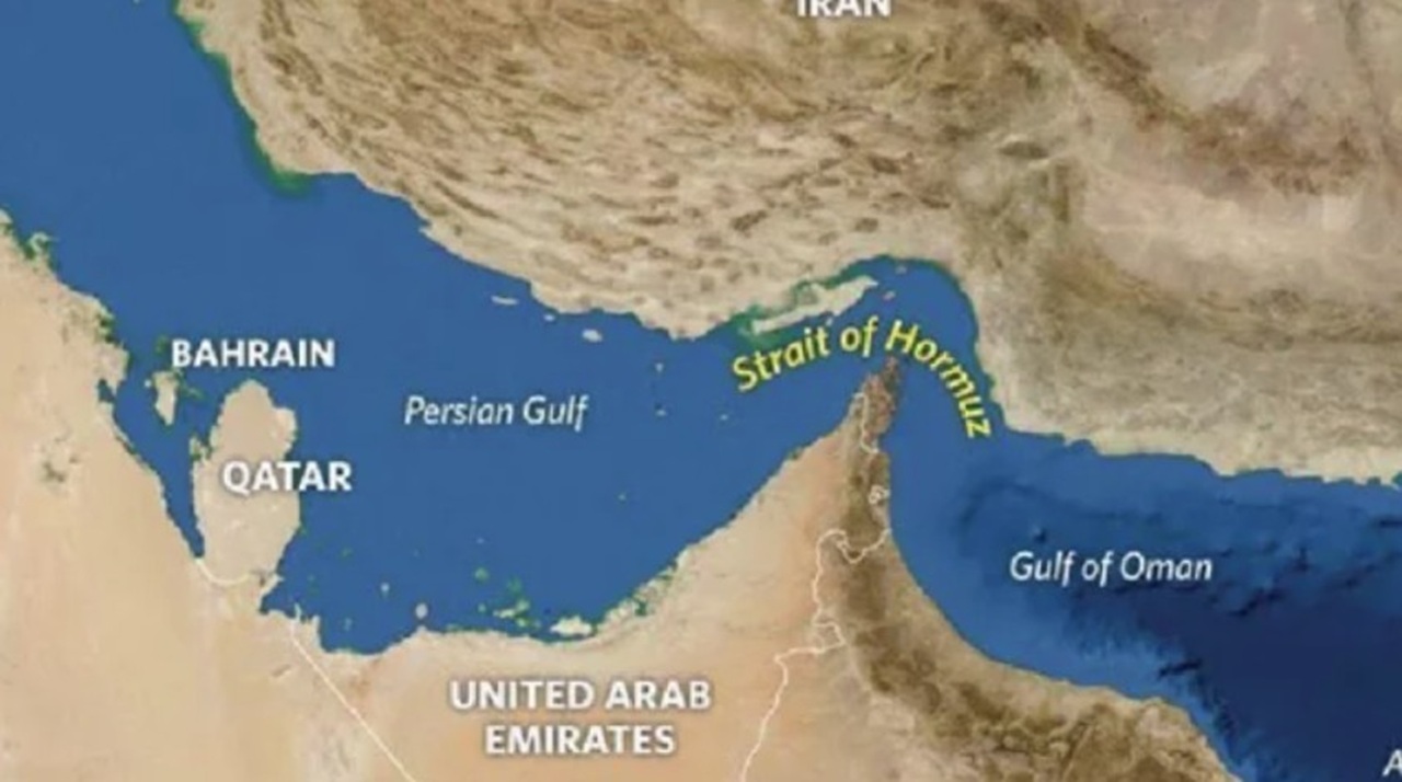 ইরানের হুঁশিয়ারিতে হরমুজ প্রণালী বন্ধ, তেলের দামে রেকর্ড বৃদ্ধি