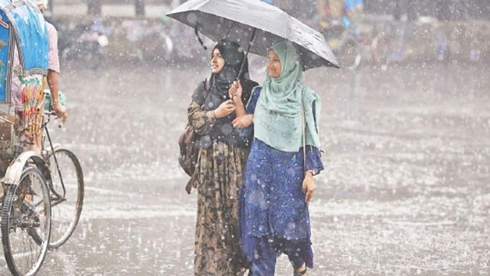 দেশের একাধিক বিভাগে বজ্রসহ বৃষ্টির সম্ভাবনা, বাড়ছে তাপমাত্রা