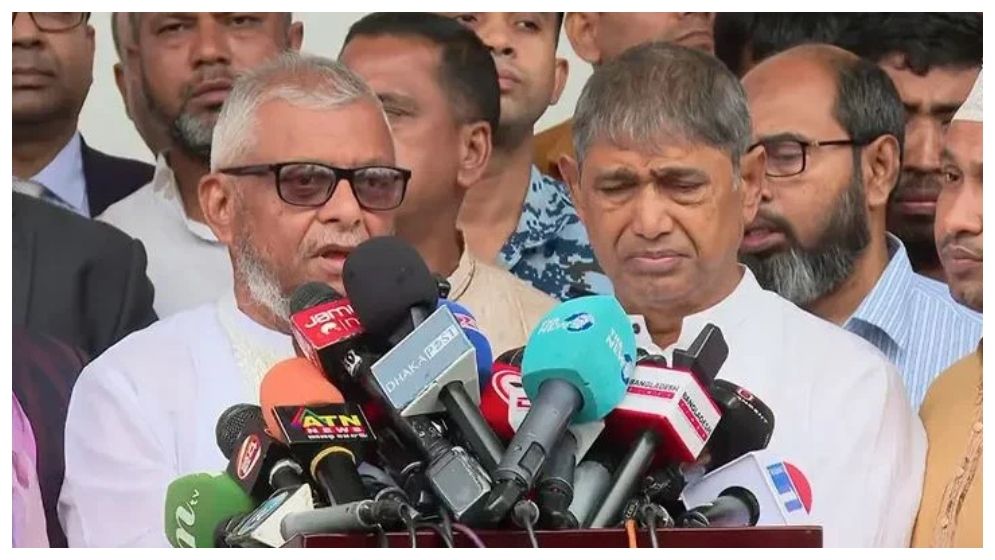 মধ্যপ্রাচ্যে যুদ্ধের মাঝেও প্রবাসীদের পাশে সরকার: মন্ত্রী আরিফুল হক