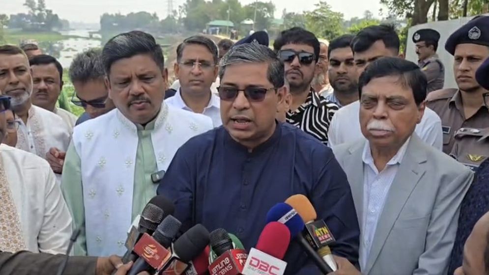 উদ্বোধনের আগেই রাস্তা ধস, গাজীপুরে তদন্তে প্রতিমন্ত্রী