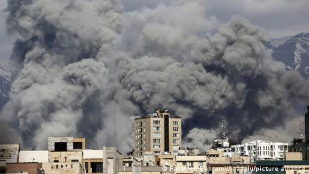 ইরানের পাল্টা হামলায় উপসাগরীয় দেশগুলোর নিরাপত্তা প্রশ্নের মুখে