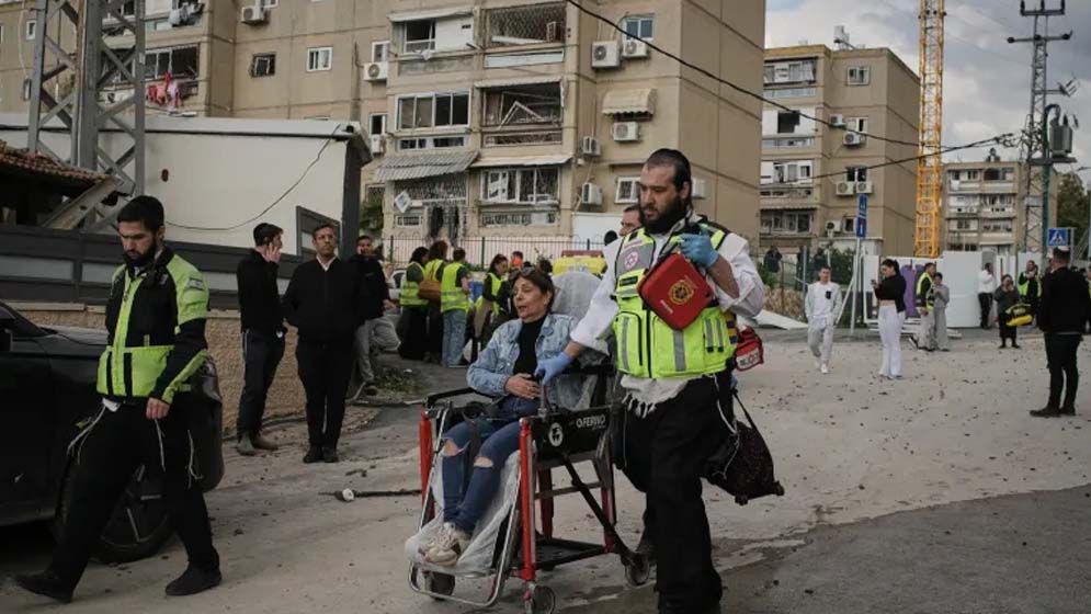 ইরানের ক্ষেপণাস্ত্র বৃষ্টিতে কতদিন টিকবে ইসরাইল