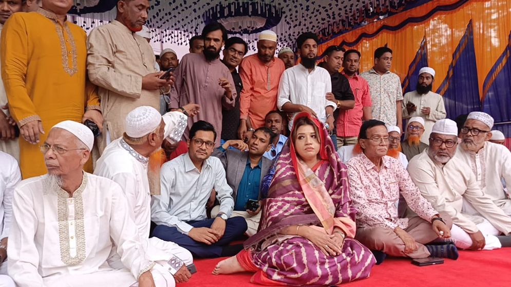 যুদ্ধকবলিত মধ্যপ্রাচ্যে প্রবাসীদের জানমালের নিরাপত্তায় সক্রিয় সরকার