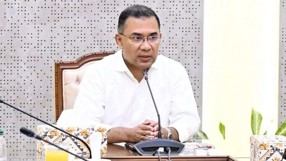 ঈদের ছুটিতেও থেমে নেই প্রধানমন্ত্রীর কর্মব্যস্ততা, বাসায় বসেই তদারকি