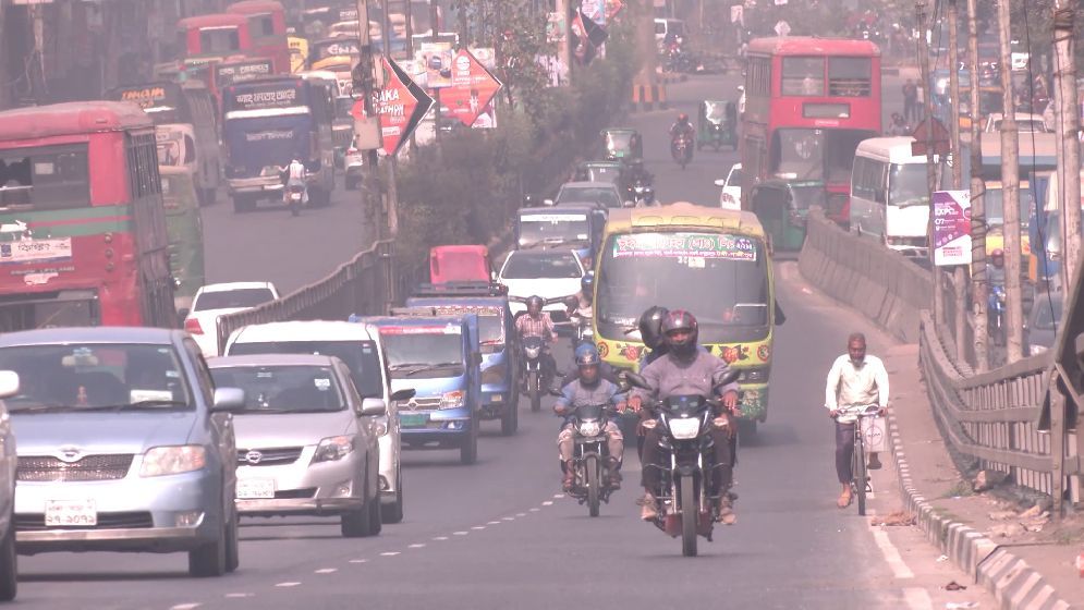 ঈদে ঘরমুখো মানুষের সুবিধার্থে সাত দিন মহাসড়কে ট্রাক চলাচল বন্ধ