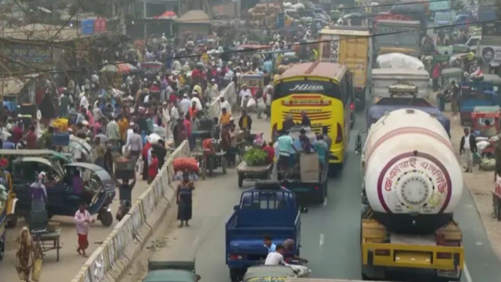 ঈদযাত্রায় স্বস্তি: ঢাকা-চট্টগ্রাম মহাসড়কে যানজট নেই