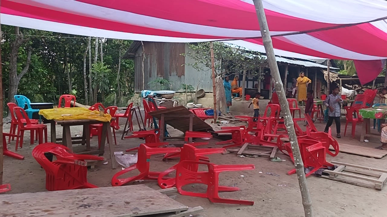 শোকের ছায়া বিয়েবাড়িতে, গেটের টাকা নিয়ে সংঘর্ষে আহত ৪ জন