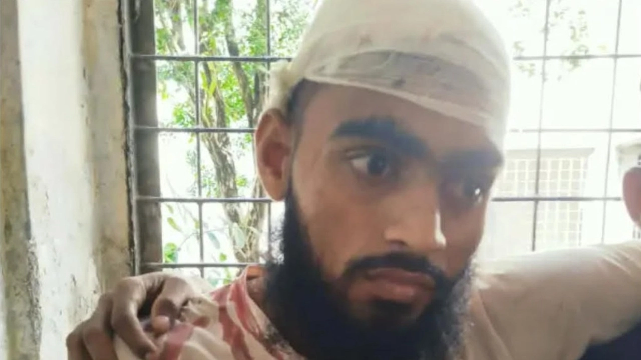 মাদকের বিরুদ্ধে প্রতিবাদের জের, স্থানীয় ইমামকে কুপিয়ে জখম