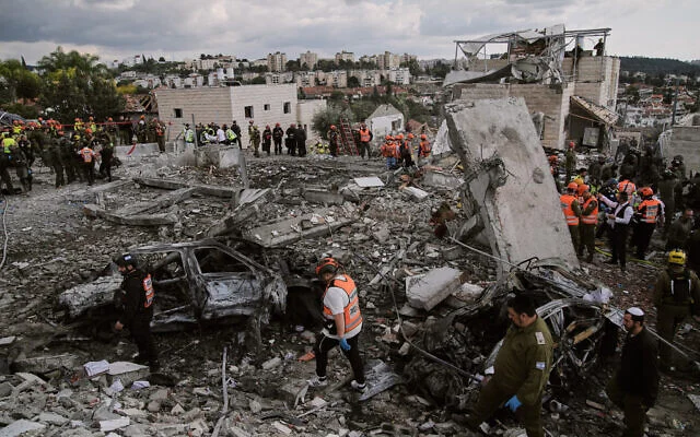 ইসরায়েলে ইরানি ক্ষেপণাস্ত্র হামলা, নিহত ৯