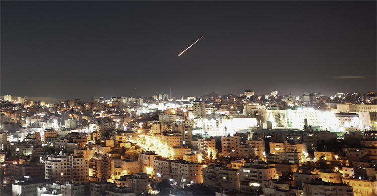 ইরানে খামেনি নিহত, ইরাকে বিমানবন্দরে বিস্ফোরণ ও ধোঁয়া