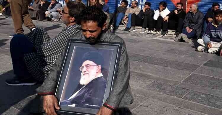 আলী খামেনির উত্থান: বোমা হামলা থেকে ইরানের প্রেসিডেন্ট হওয়ার গল্প