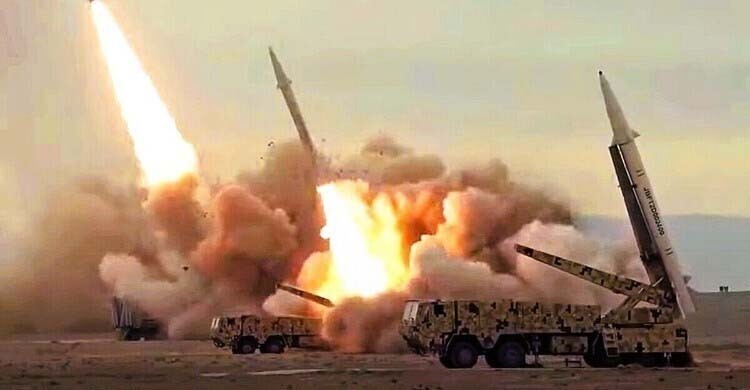 খামেনি হত্যার প্রতিশোধ: মধ্যপ্রাচ্যের ১০ দেশে ইরানের রকেট হামলা