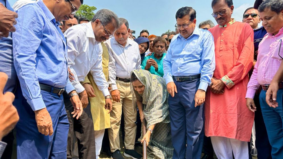 এক মাসেই নির্বাচনী প্রতিশ্রুতি বাস্তবায়ন শুরু করেছে বিএনপি