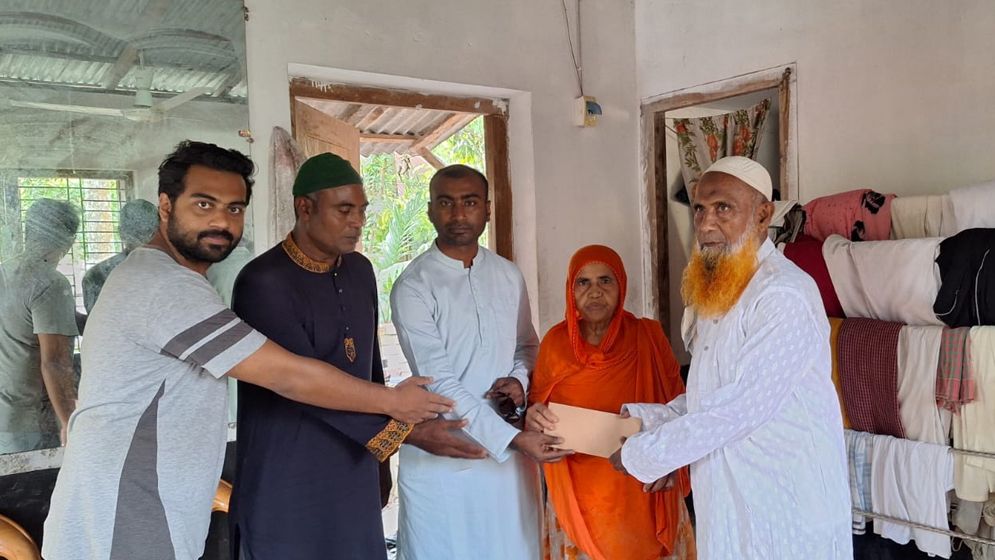 মানবিক প্রধানমন্ত্রী, গুম-খুন ও জুলাই শহীদ পরিবারের পাশে ঈদের উপহার নিয়ে