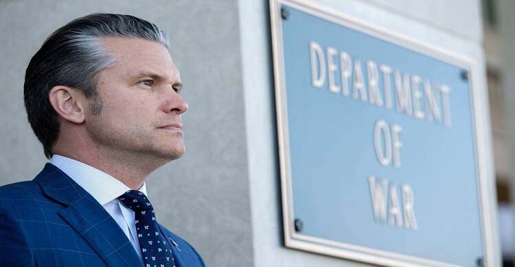 ইরানের সব ক্ষেপণাস্ত্র ও নৌবহর ধ্বংসের হুঁশিয়ারি হেগসেথের