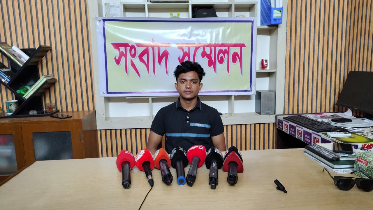 ছিনতাইয়ের অপবাদে যুবককে লাঞ্ছিত করার অভিযোগ: সংবাদ সম্মেলনে বিচার দাবি