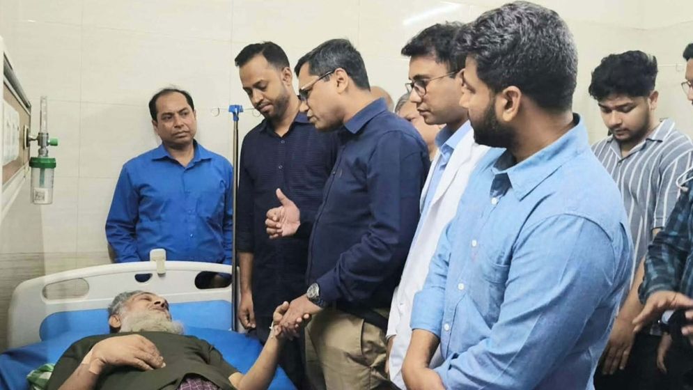 শহীদ মুগ্ধের বাবার সফল হার্ট সার্জারি, হাসপাতালে খোঁজ নিলেন তারেক রহমান