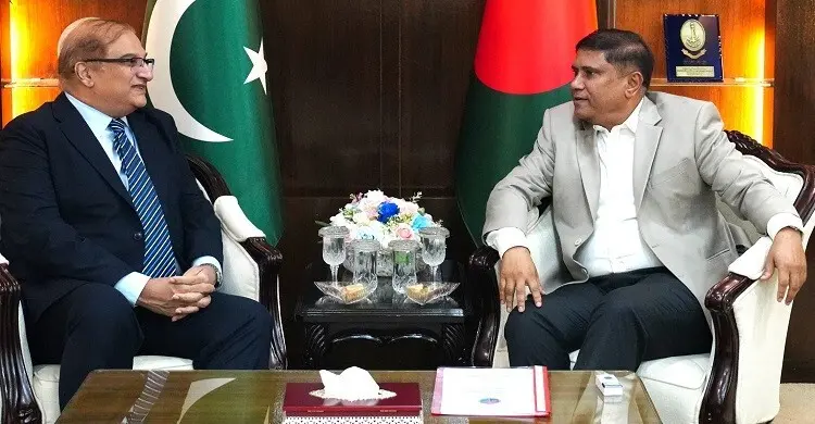 ঢাকায় পাক হাইকমিশনার, সামরিক সহযোগিতা নিয়ে আলোচনা