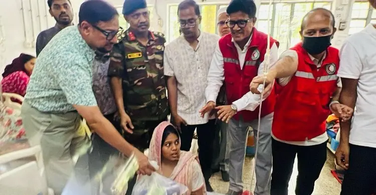 হামে আক্রান্তদের পাশে রেড ক্রিসেন্ট, ২০০ পরিবার পেল ২০ লাখ টাকা