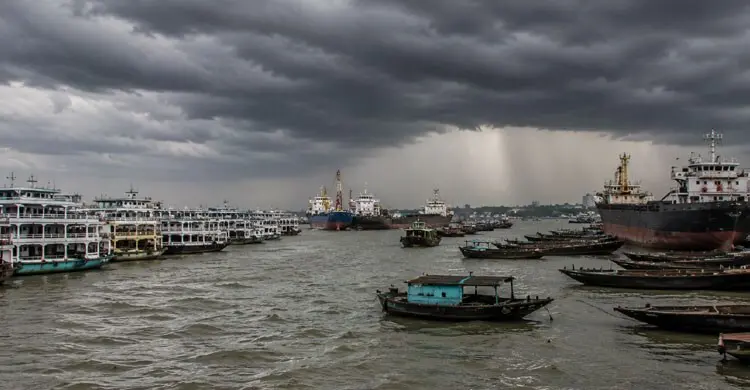 দেশের ২০ অঞ্চলে ঝড়-বৃষ্টির সম্ভাবনা, নদীবন্দরে ১ নম্বর সংকেত