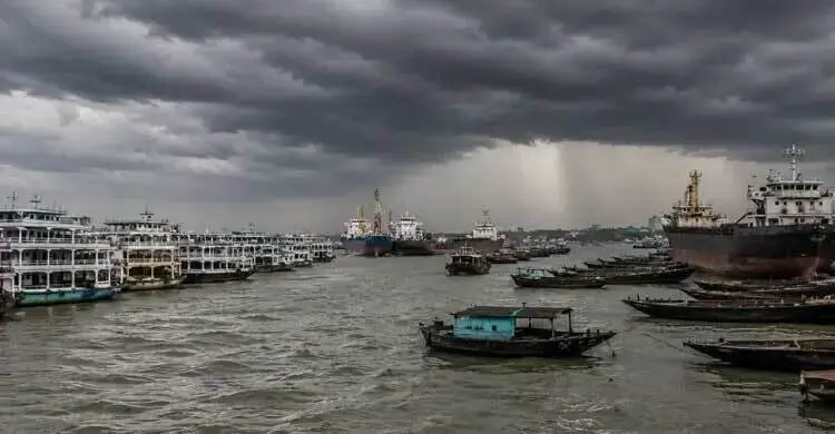 দেশের ১৬ অঞ্চলে ঝোড়ো বাতাসের সম্ভাবনা, জারি করা হলো ১ নম্বর সতর্কসংকেত