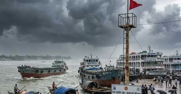 ৯ অঞ্চলে ঝড়ের আশঙ্কা, নদীবন্দরে ১ নম্বর সংকেত