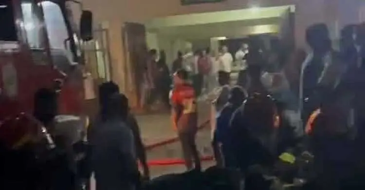 মিরপুরে সরকারি কোয়ার্টারে অগ্নিকাণ্ড, লড়ছে ৬ ইউনিট