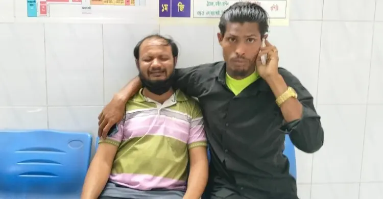 যৌতুকের দাবিতে স্ত্রীকে পুড়িয়ে মারলেন স্বামী, ঢামেকে মৃত্যু
