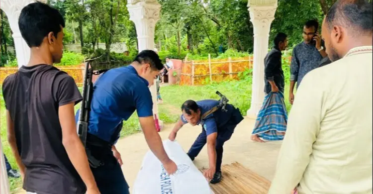 লোহাগাড়ায় পুকুরে ভাসছিল অরুণ জলদাসের লাশ, উদ্ধার পুলিশের