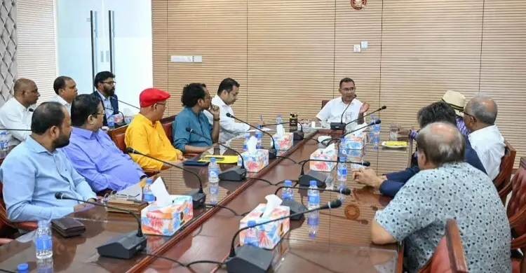 সম্পাদকদের সরকারের ইতিবাচক খবর প্রচারের আহ্বান প্রধানমন্ত্রীর