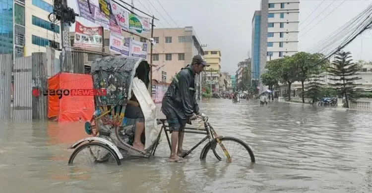 রেকর্ড বৃষ্টিতে চট্টগ্রাম তলিয়ে যাওয়ায় সৃষ্টি হয়েছে চরম যানজট ও ভাড়া বাণিজ্য