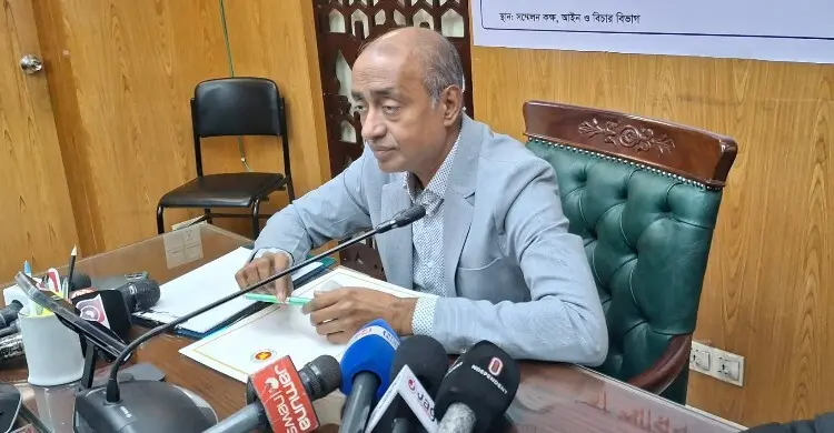 সন্তানকে সম্পত্তি দিলেও অসহায় হবেন না বাবা-মা, আসছে নতুন আইন
