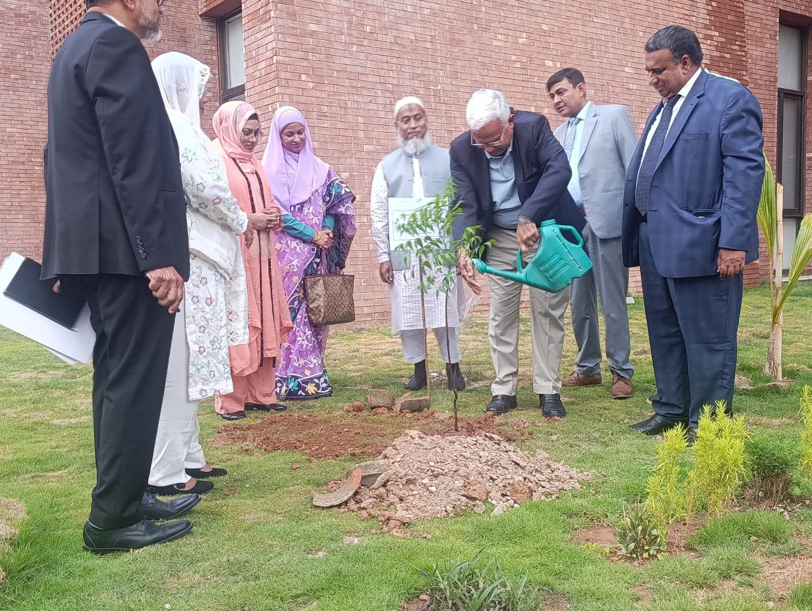 নারী বিষয়ক ৯ম ওআইসি মিনিস্ট্রিয়াল সম্মেলনে যোগ দিতে বাংলাদেশের সমাজকল্যাণ এবং মহিলা ও শিশু বিষয়ক মন্ত্রীর ইসলামাবাদে আগমণ
