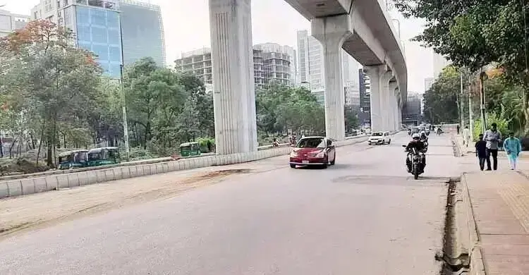 জাকার্তা শীর্ষে, সহনীয় মানে ঢাকা: আজকের বায়ুদূষণের চিত্র