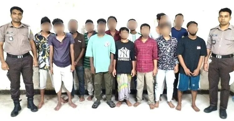 রাজধানীর ৬ থানায় ডিএমপির বিশেষ অভিযান, গ্রেফতার ৫২