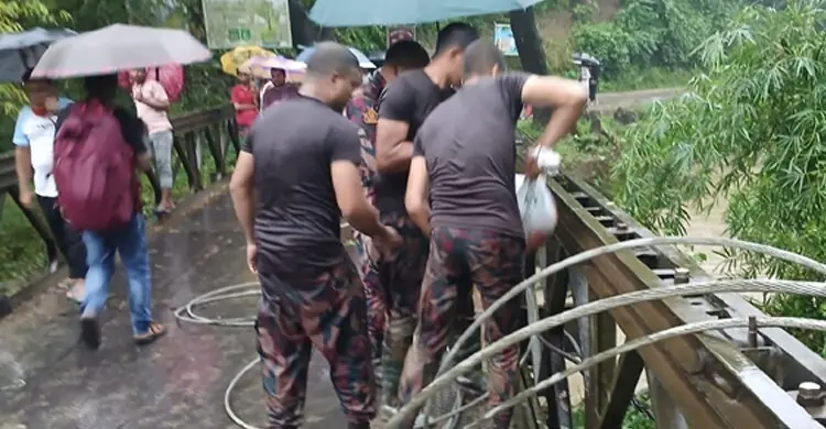 বন্যাদুর্গতদের বাঁচাতে ১১ জেলায় বিজিবি, বান্দরবানে ৬ শতাধিক উদ্ধার