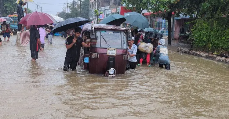 চট্টগ্রামে বর্ষায় তলিয়ে যায় ৪ কিলোমিটার মহাসড়ক, চরম দুর্ভোগে ২০ লাখ মানুষ