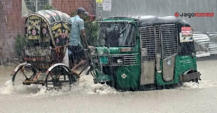 চট্টগ্রামে তিন দিনের বৃষ্টিতে জলাবদ্ধতা, ভাড়া বাড়িয়ে লুটপাট চালকদের